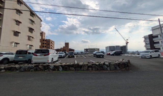 松山ヤクルト　姫塚パーキングⅡの月極駐車場