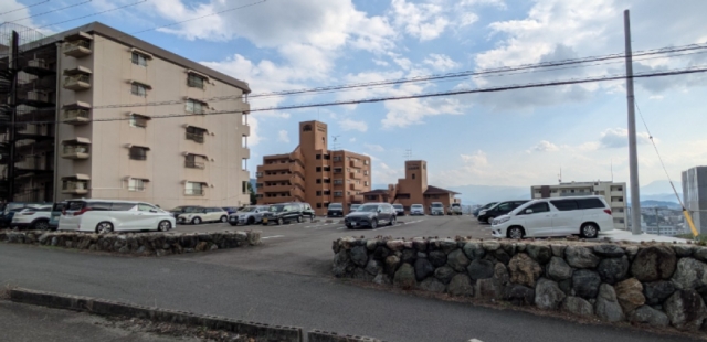 松山ヤクルト　姫塚パーキングⅡの月極駐車場2