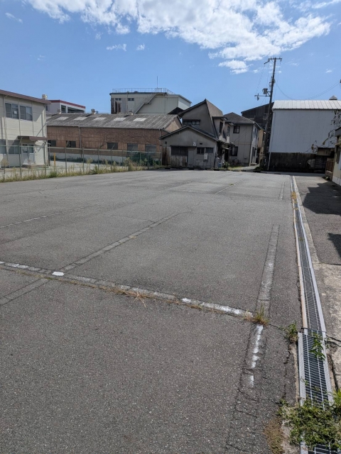 四ノ宮伽月極駐車場　 ジャケット２　トレーナー２ 姫路市土山2丁目143-2の月極駐車場 [屋外／平面式]（ID:14752）｜いえ