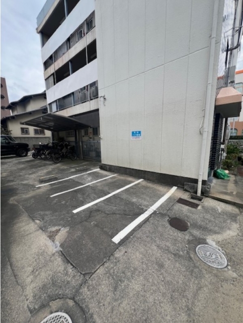 コンフォール武庫バイク駐輪場の月極駐車場