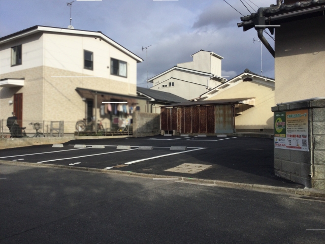 六躰町辻井ガレージの月極駐車場