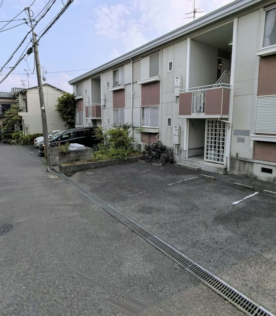 アッシュ上野芝の月極駐車場