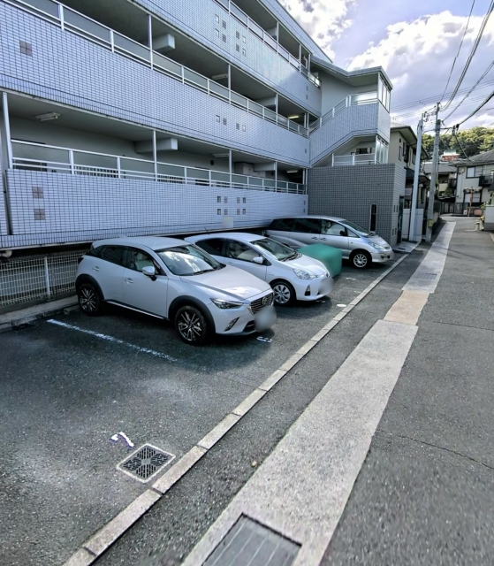 アリスティーの月極駐車場