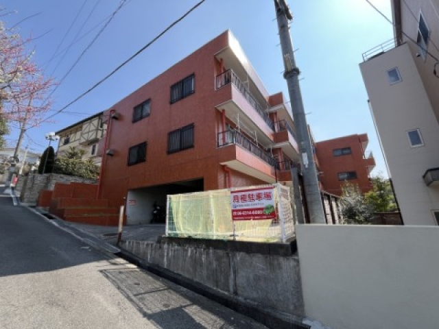 アルコーレ山手の月極駐車場