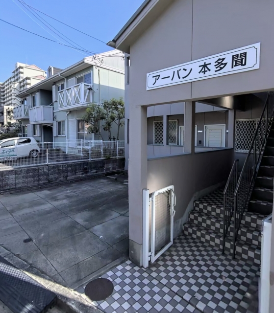アーバン本多聞の月極駐車場