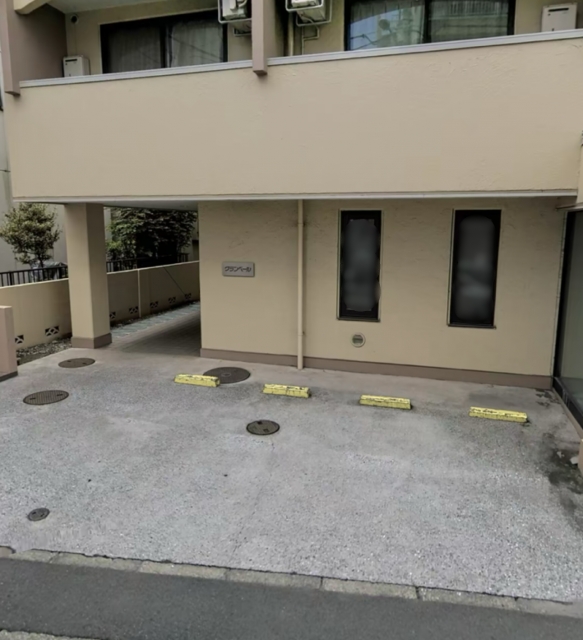 グランベールの月極駐車場