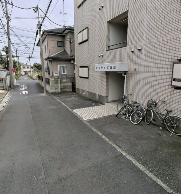 サンライズ宮原の月極駐車場