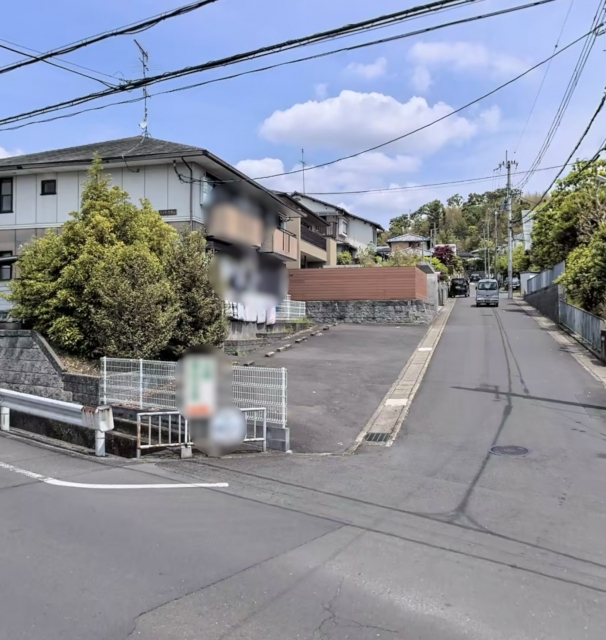 ジーライズ岩山の月極駐車場