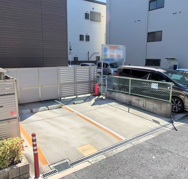 トレセルペンティの月極駐車場