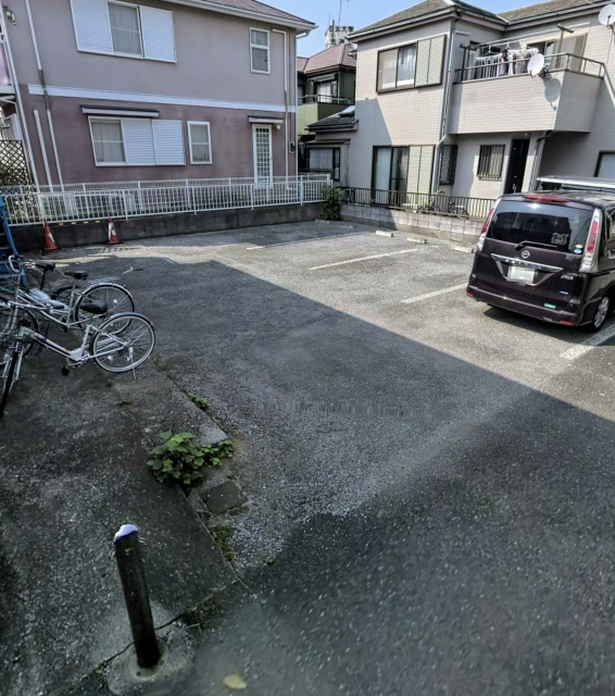ハウスオブバランスの月極駐車場