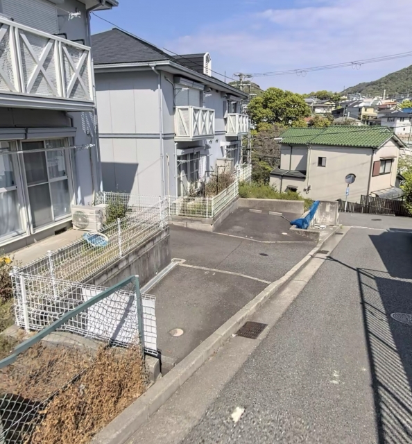 フレグランス妙法寺の月極駐車場