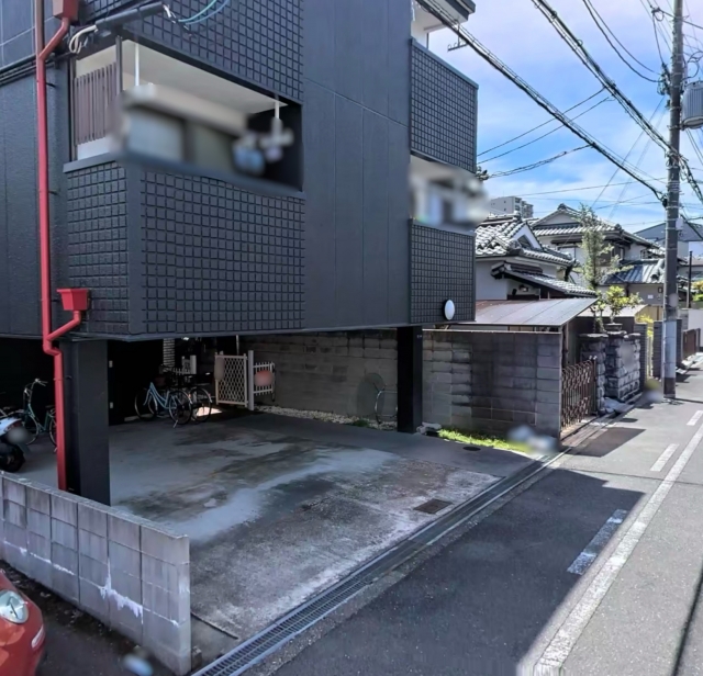 メイゾン太子橋の月極駐車場