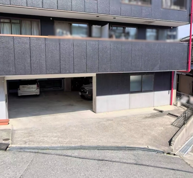 メゾンドルミエール妙法寺の月極駐車場