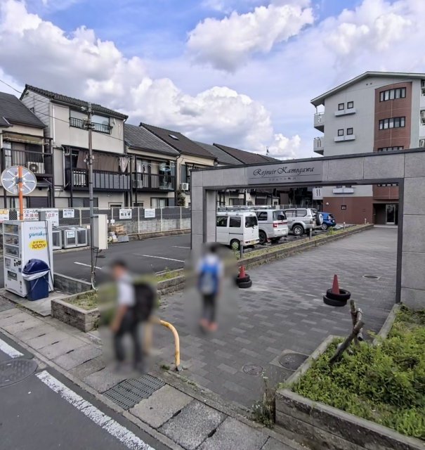 リジェール鴨川の月極駐車場