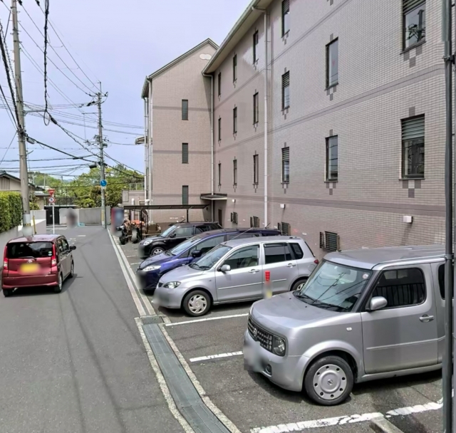 ヴィラ岡山手の月極駐車場