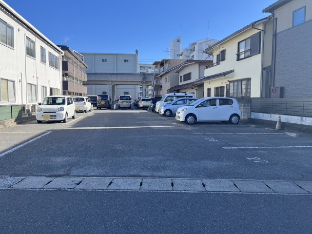 ヒライワパーキング２３０−１１１の月極駐車場