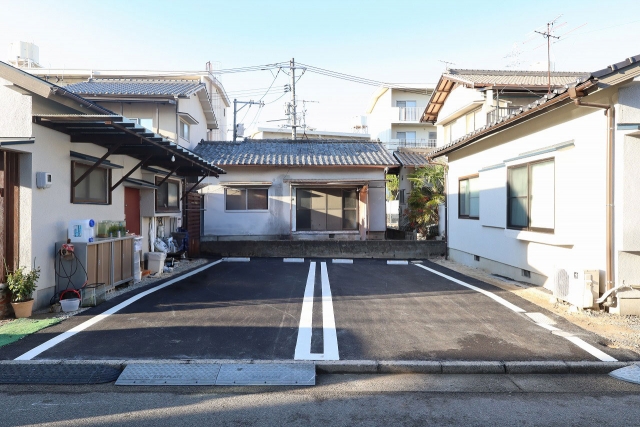 竹内ガレージ鶴江の月極駐車場