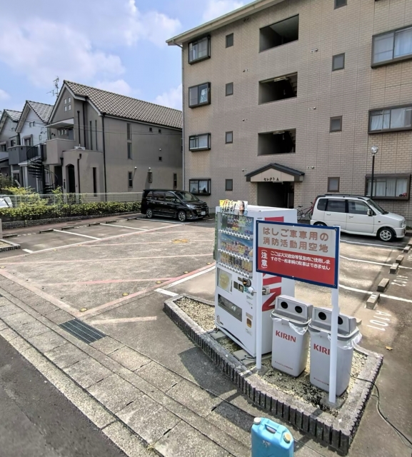 ジーライズ西味鋺A棟の月極駐車場