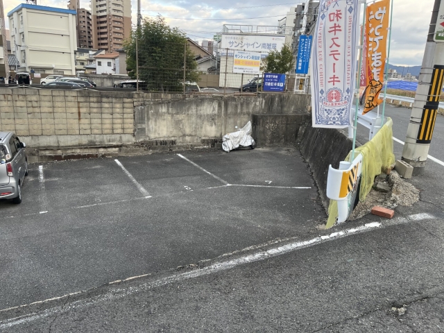 加川ガレージ(南蟹屋)の月極駐車場