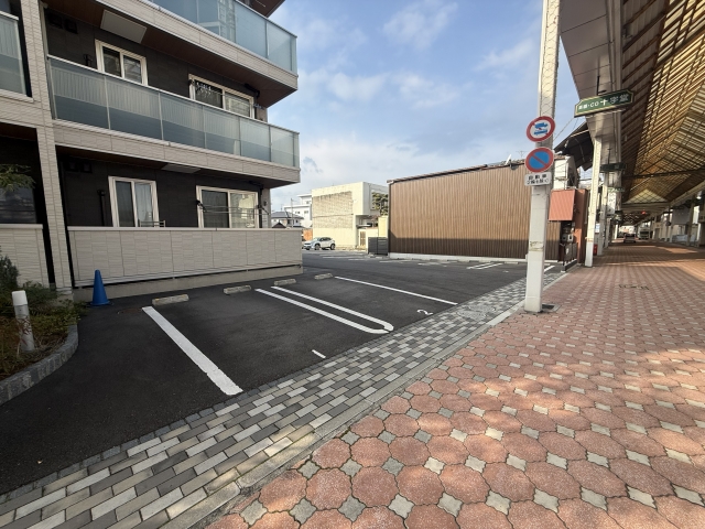 メゾンドーミー駐車場の月極駐車場