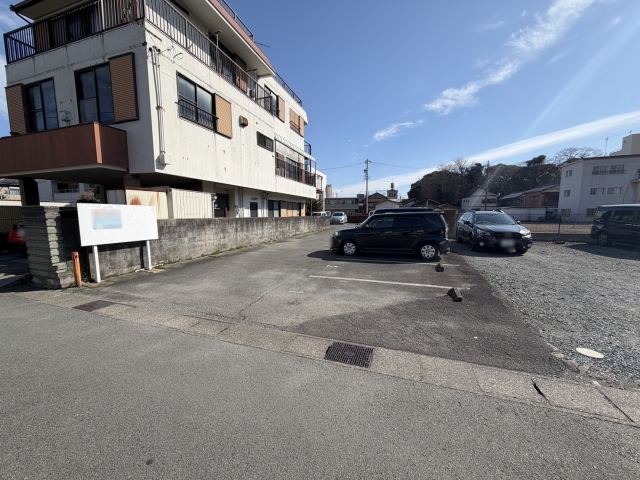 里中２駐車場の月極駐車場