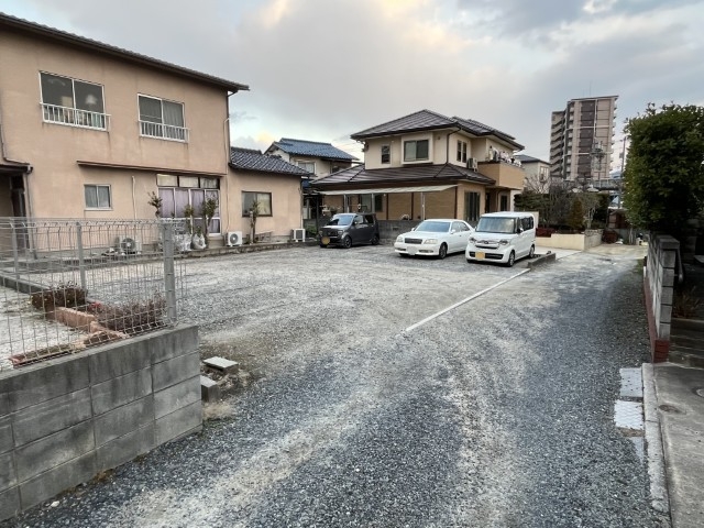 松本ガレージの月極駐車場