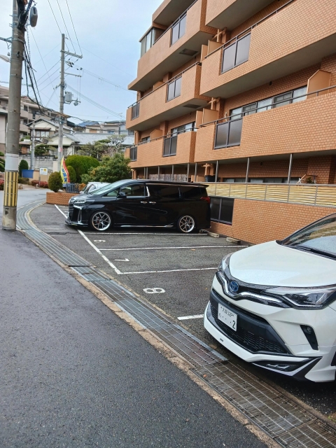メゾンシャトルの月極駐車場