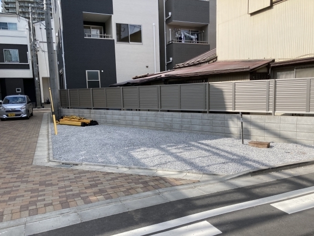 プレシャス川口元郷A棟の月極駐車場