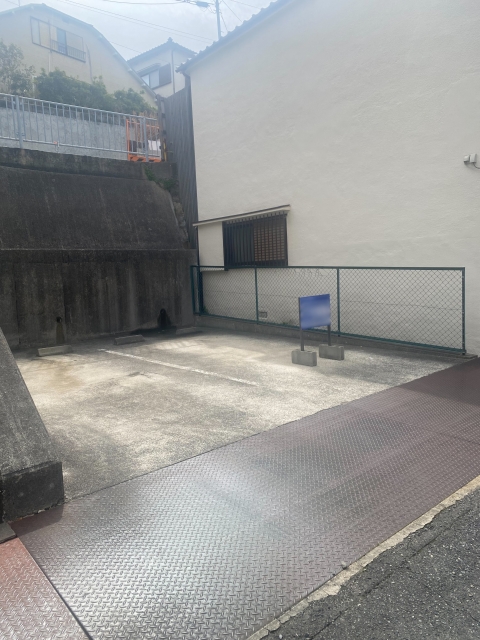 廣岡ガレージの月極駐車場2