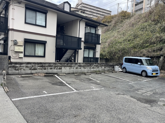 松本興産ガレージの月極駐車場