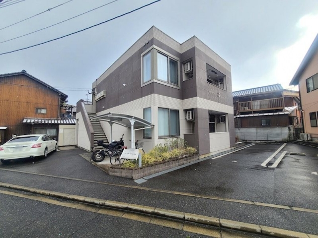 ルナ・ジュエルの月極駐車場