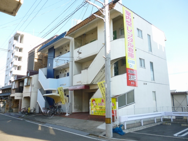 収納プラス樽味店の月極駐車場4
