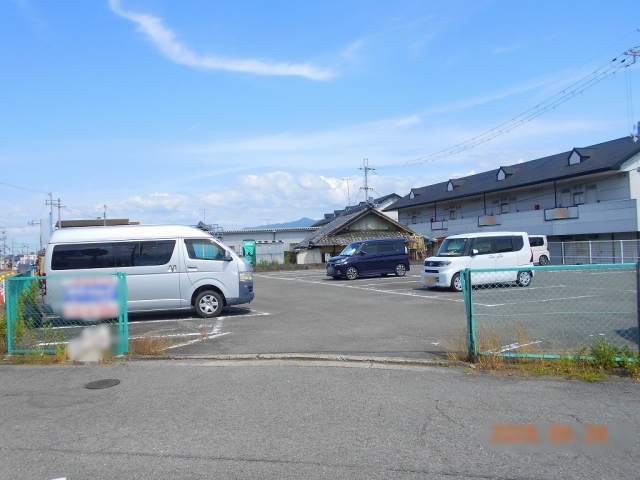 新田広芝318-1駐車場の月極駐車場