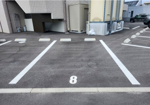 Credo in te　西垣生の月極駐車場