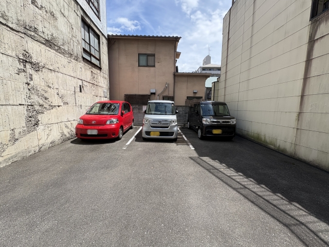 勝山町1丁目パーキングの月極駐車場1