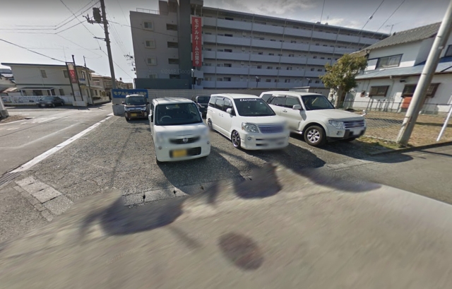 エンブルエバー富士松岡第１駐車の月極駐車場