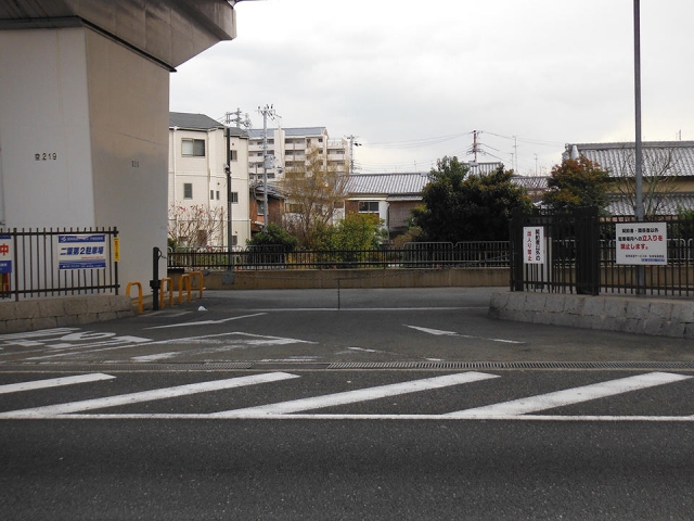 二葉第2駐車場(中型車)の月極駐車場