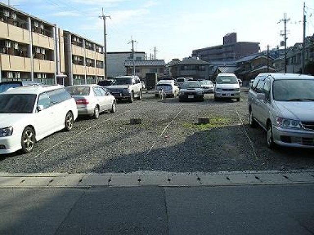 太田ガレージの月極駐車場