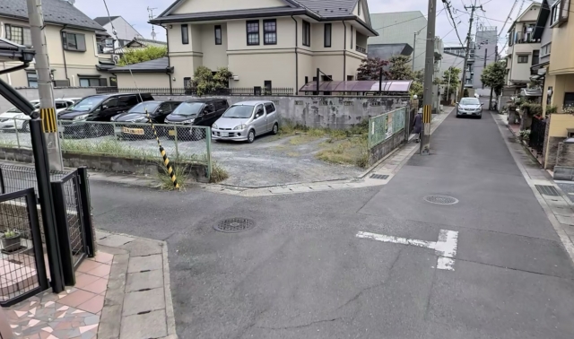 桂芝ノ下町ガレージの月極駐車場2