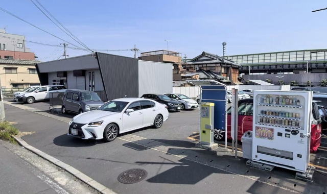 鳥友ガレージの月極駐車場3