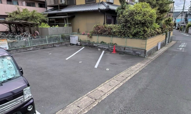 鳥山ガレージの月極駐車場3