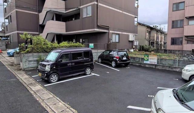 鳥山ガレージの月極駐車場6
