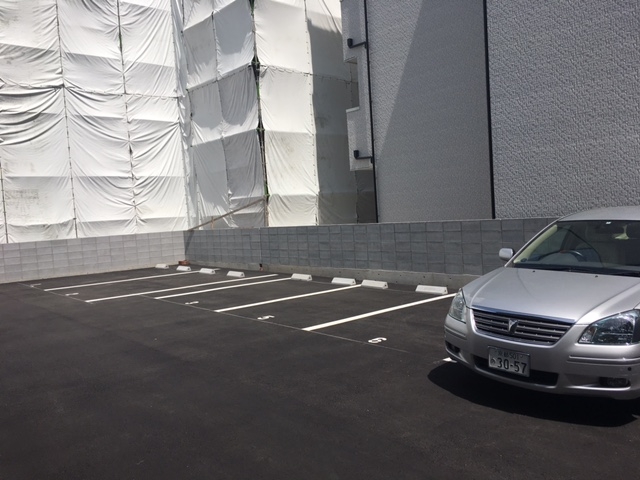 田中弘ガレージの月極駐車場