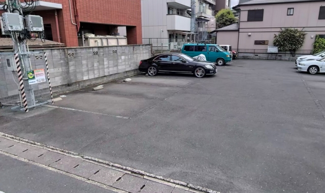 上賀茂藪田町ガレージの月極駐車場3