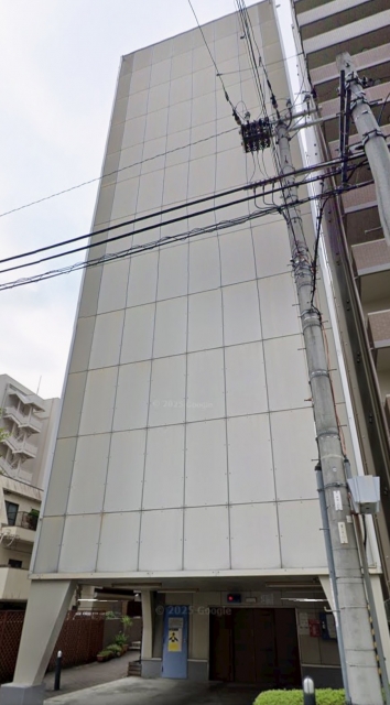 アスール江坂の月極駐車場