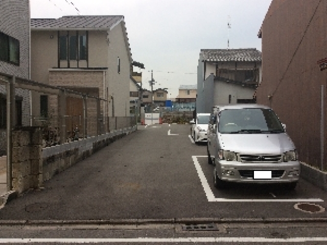 桃山最上町ガレージの月極駐車場