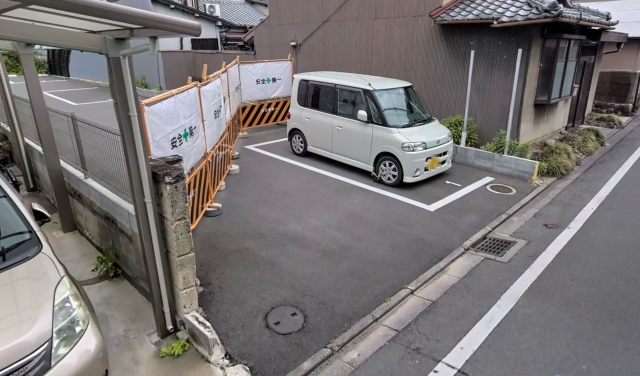 桃山最上町ガレージの月極駐車場3