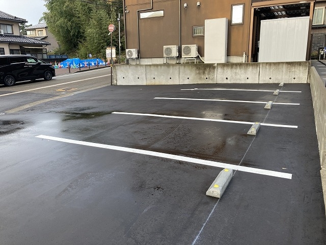 粟崎町Bパーキングの月極駐車場3