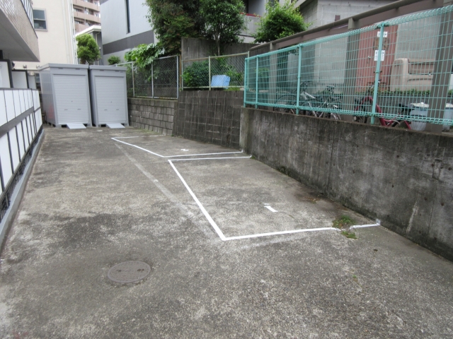 伊丹マンションPKの月極駐車場2