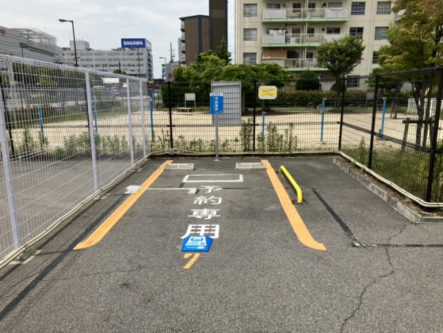 阪高ファインパーク 島屋の月極駐車場1